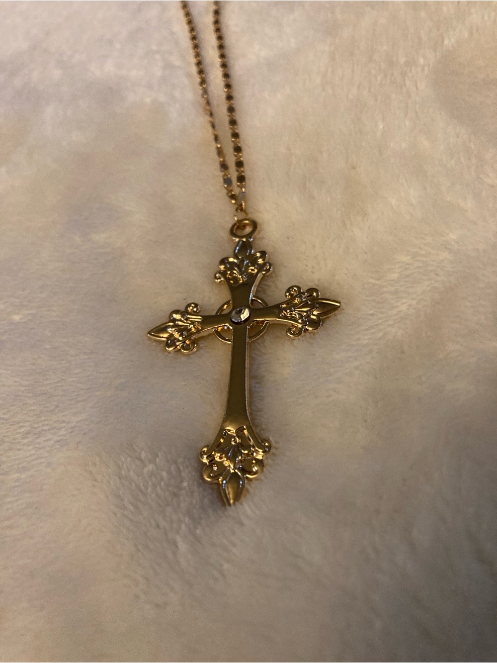 Ornate Cross Pendant Necklace - Gold